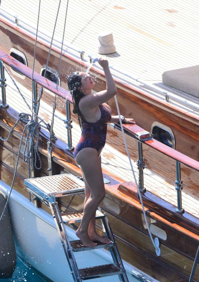 Kelly Brook In A Swimsuit On A Vacation In Turkey