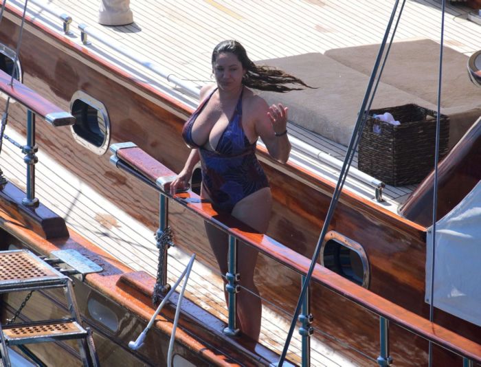 Kelly Brook In A Swimsuit On A Vacation In Turkey