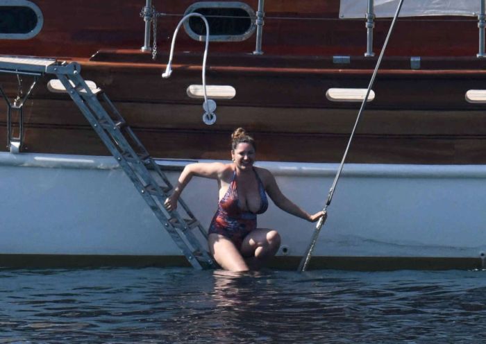 Kelly Brook In A Swimsuit On A Vacation In Turkey