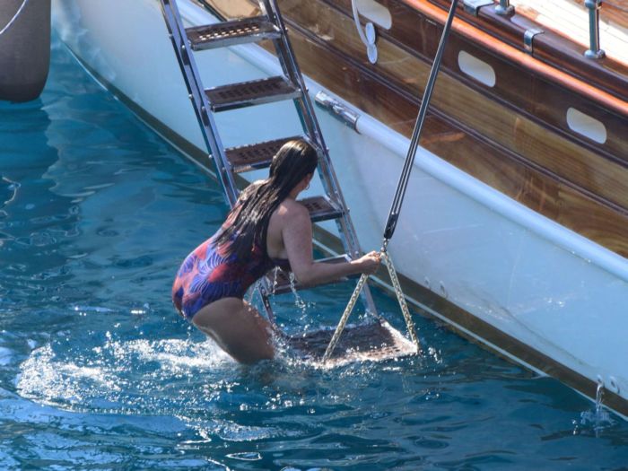 Kelly Brook In A Swimsuit On A Vacation In Turkey