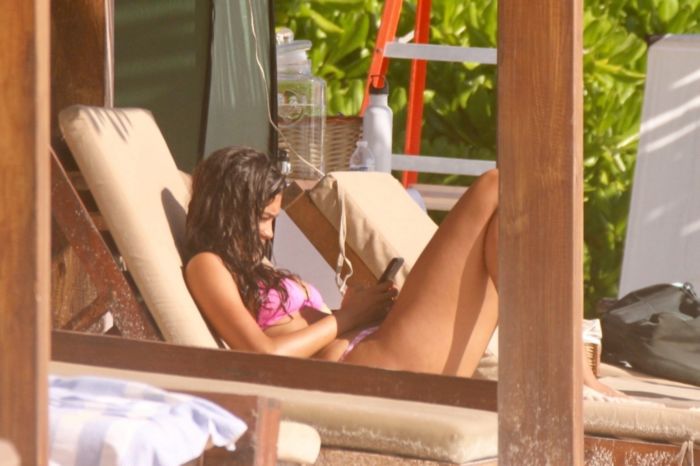 Kelly Gale Candids In Bikini On The Beach In Tulum