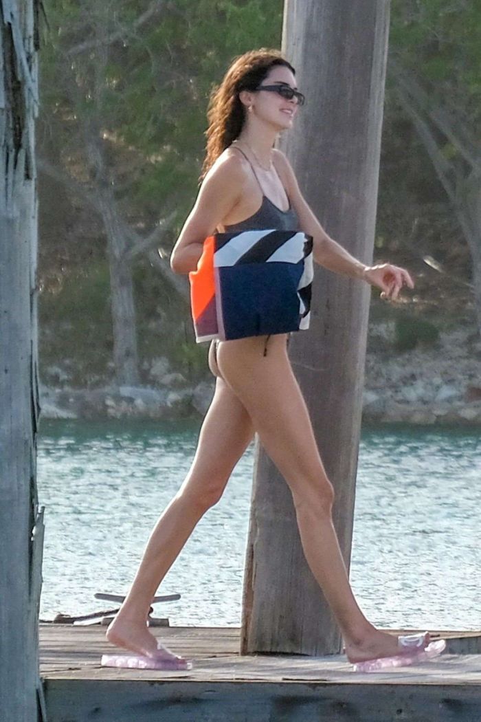 Kendall Jenner Vacationing In Bikini On A Boat In Jamaica