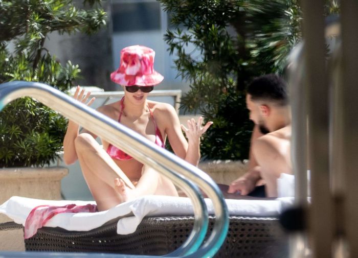 Kendall Jenner Relaxing At The Poolside In Bikini With Her Boyfriend In Miami