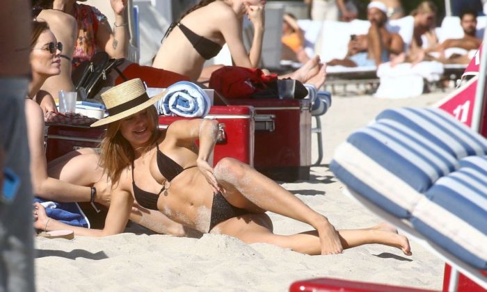 Kimberley Garner Vacationing In A Black Bikini At The Beach In Miami