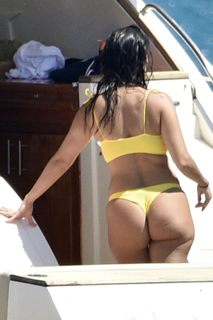 Kourtney Kardashian During Her Vacation On A Yacht In Corsica