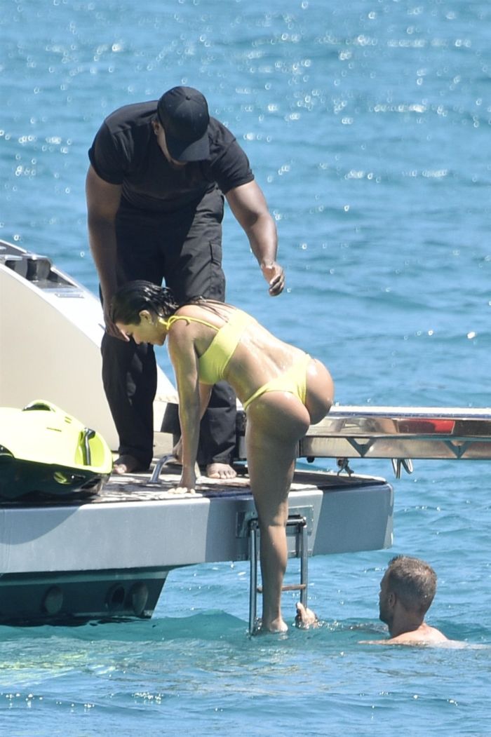 Kourtney Kardashian During Her Vacation On A Yacht In Corsica