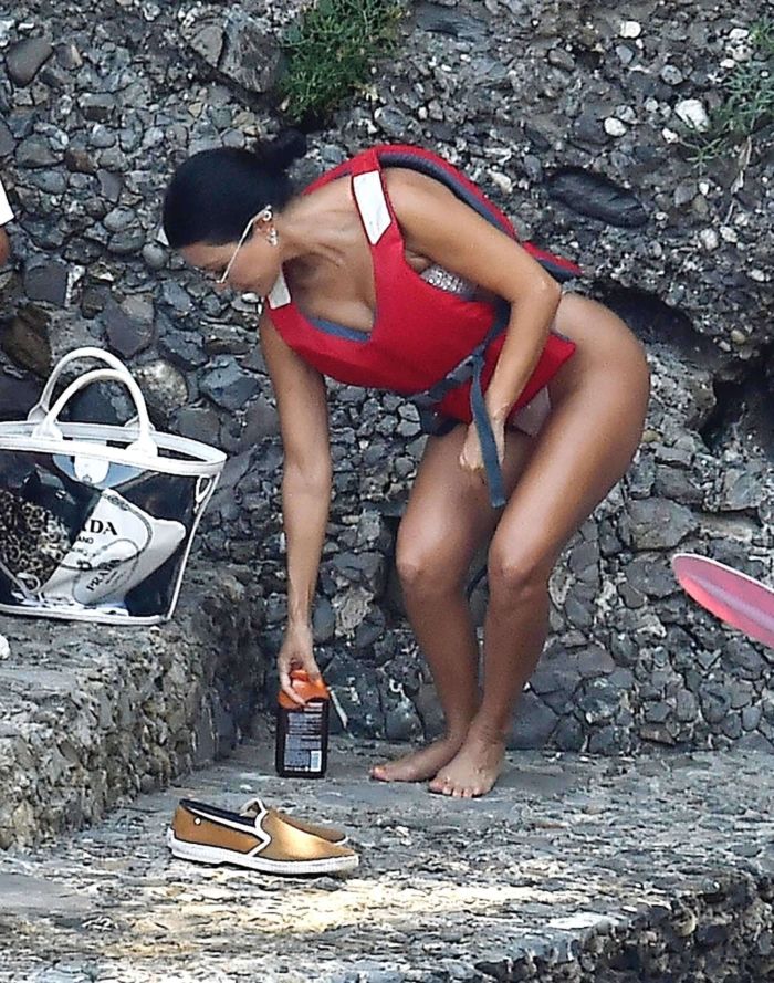 Kourtney Kardashian Kayaking In A Bikini In Portofino