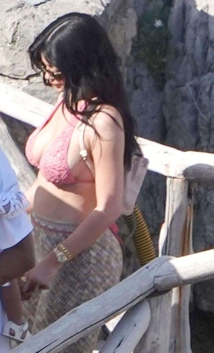 Kylie Jenner Enjoys Her Bikini Vacation In Capri 