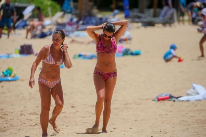 Lea Michele On A Vacation In Bikini At The Beach In Hawaii