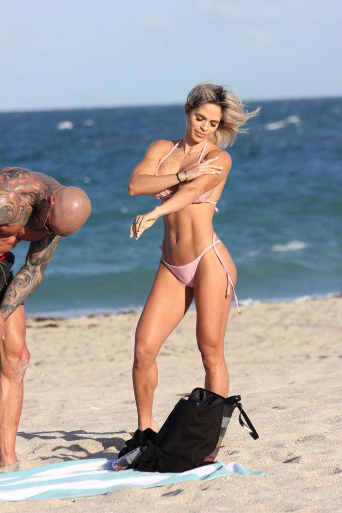 Michelle Lewin During Her Vacation An Pink Bikini On Miami Beach