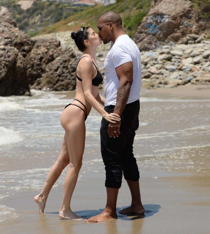 Nicole Williams Vacationing In A Black Bikini On A Beach In Los Angeles