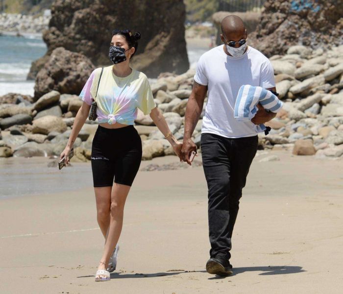 Nicole Williams Vacationing In A Black Bikini On A Beach In Los Angeles