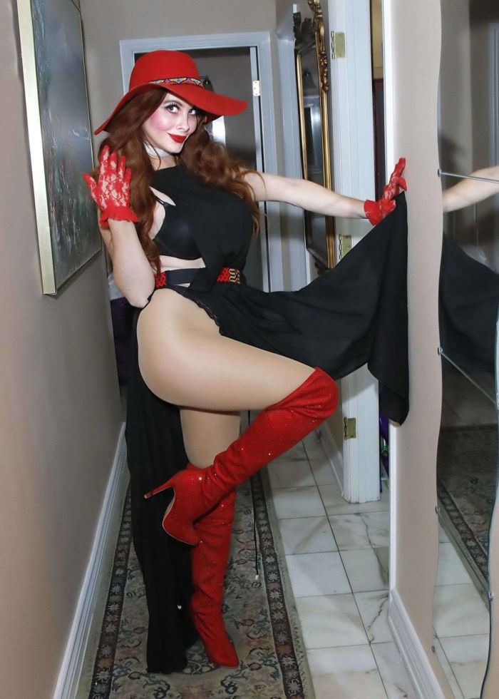 Phoebe Price Shoots Out In Los Angeles