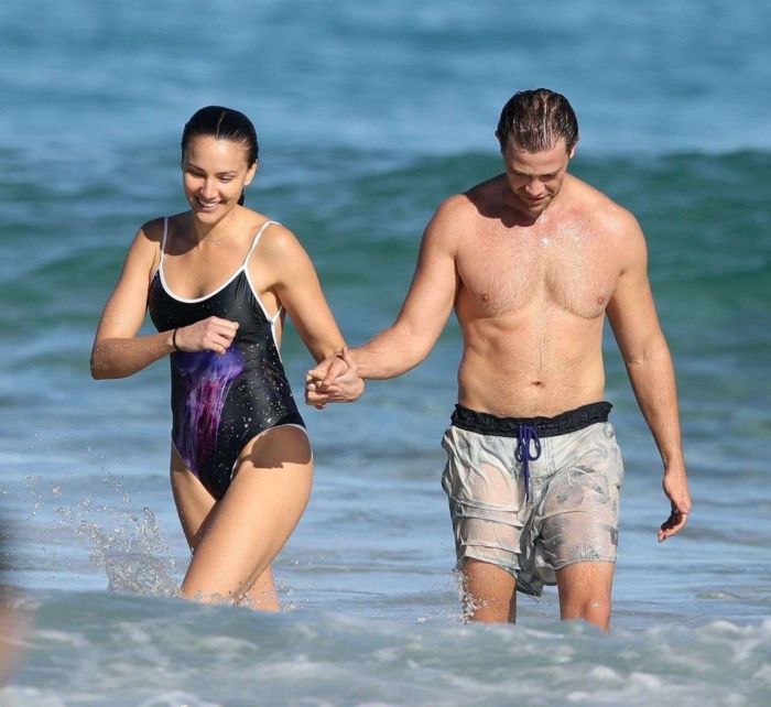 Rachael Finch Vacationing In A Swimsuit At The Beach