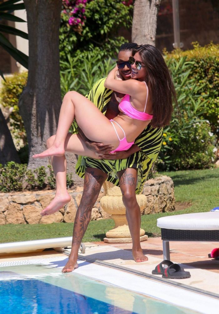 Rebecca Gormley Enjoying In Bikini At The Pool In Marbella