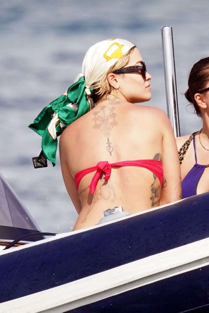 Rita Ora On A Vacation In Pink Bikini At A Beach