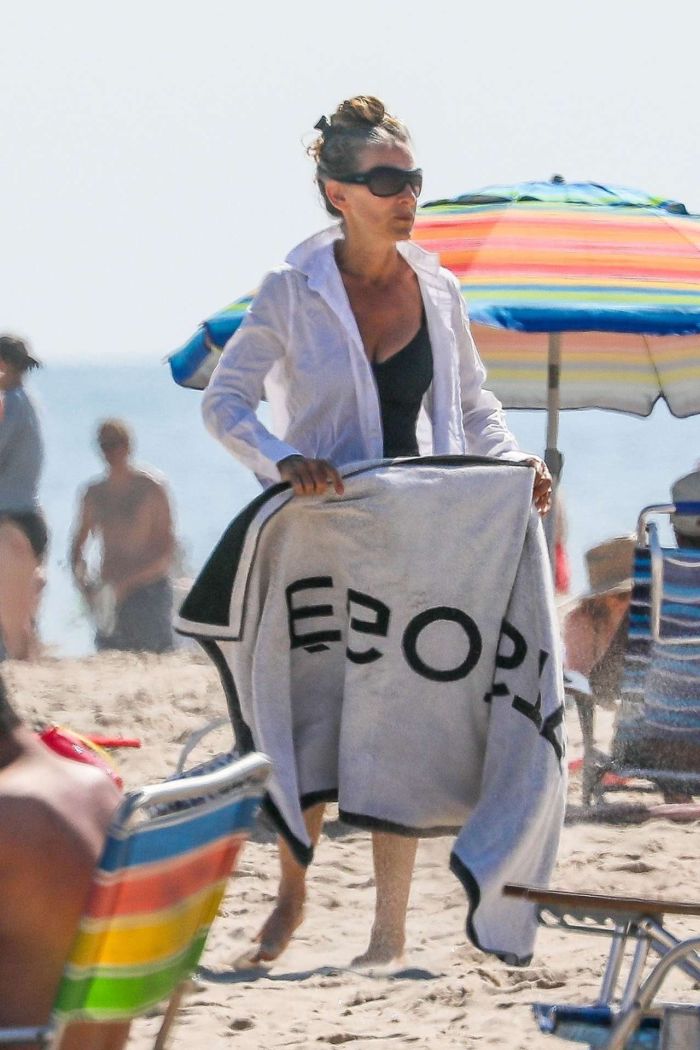 Sarah Jessica Parker Vacationing In A Swimsuit With Her Family In Hamptons