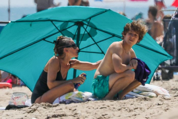 Sarah Jessica Parker Vacationing In A Swimsuit With Her Family In Hamptons