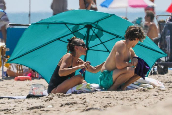 Sarah Jessica Parker Vacationing In A Swimsuit With Her Family In Hamptons