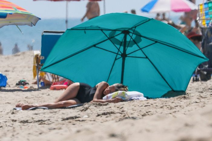 Sarah Jessica Parker Vacationing In A Swimsuit With Her Family In Hamptons