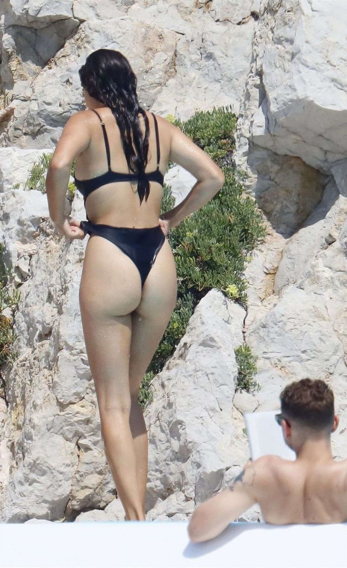Shanina Shaik On A Bikini Vacation With A Friend At The Swimming Pool In Antibes