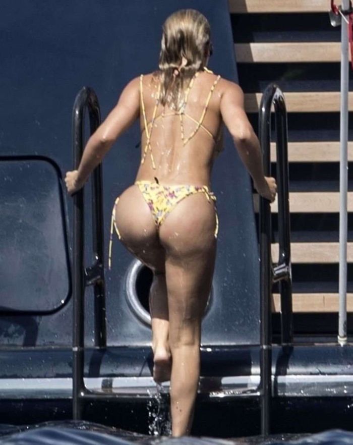 Sofia Richie On A Vacation In Bikini On A Yacht In Capri
