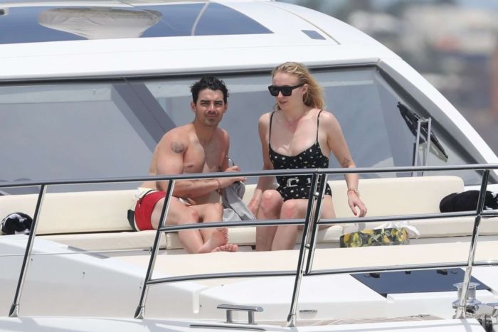 Sophie Turner In A Swimsuit On A Yacht In Mexico