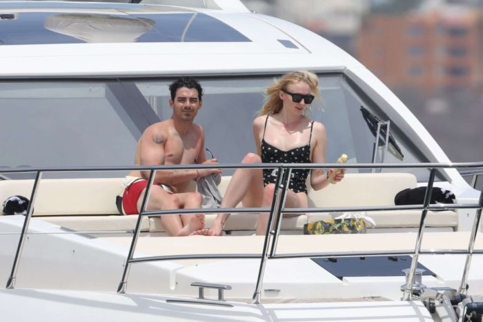 Sophie Turner In A Swimsuit On A Yacht In Mexico