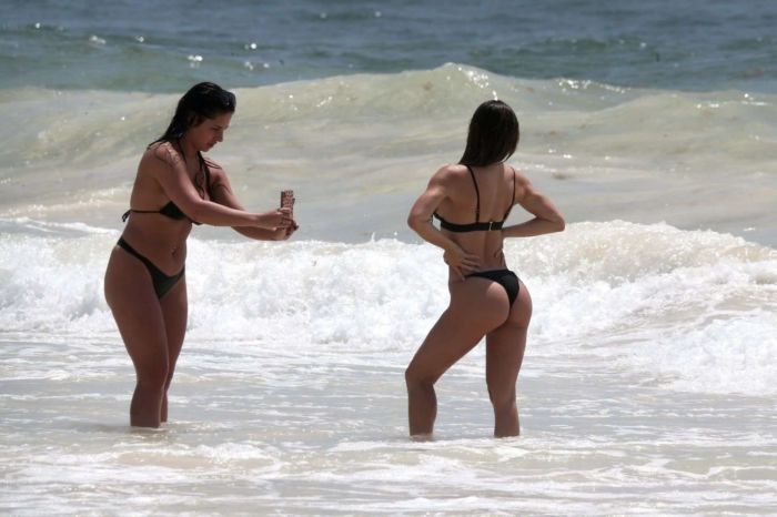 Stefanie Knight On A Vacation In A Black Bikini At The Beach In Tulum