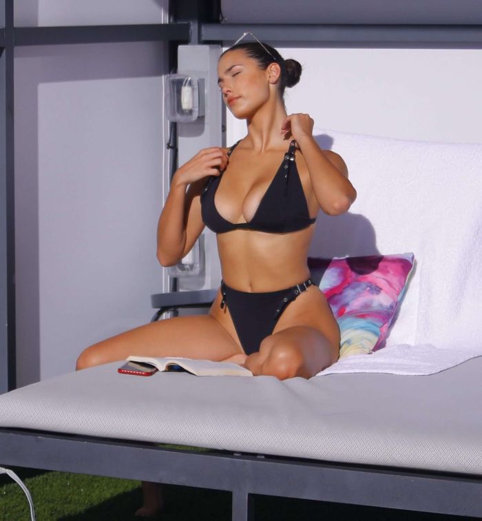 Tao Wickrath Booty In A Black Bikini At A Swimming Pool In Miami