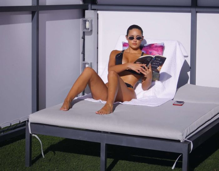 Tao Wickrath Booty In A Black Bikini At A Swimming Pool In Miami