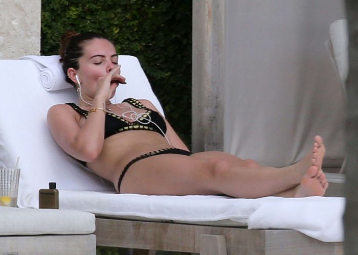 Thylane Blondeau Relaxing At The Swimming Pool In Miami