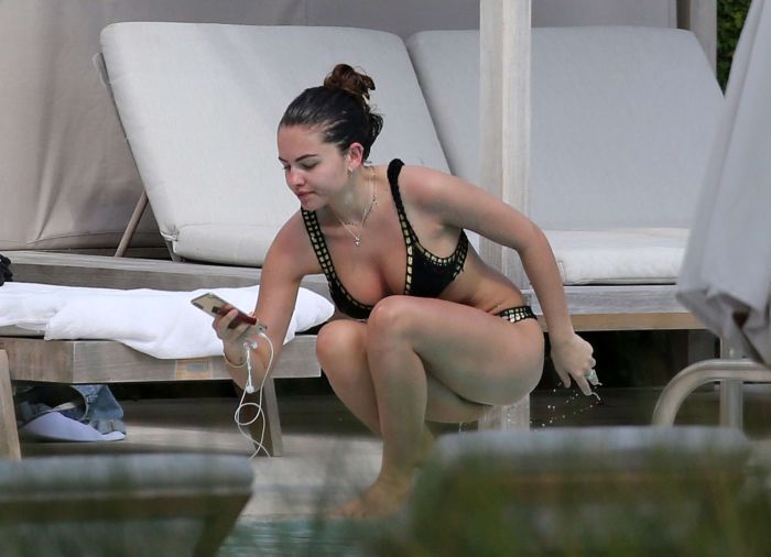 Thylane Blondeau Relaxing At The Swimming Pool In Miami
