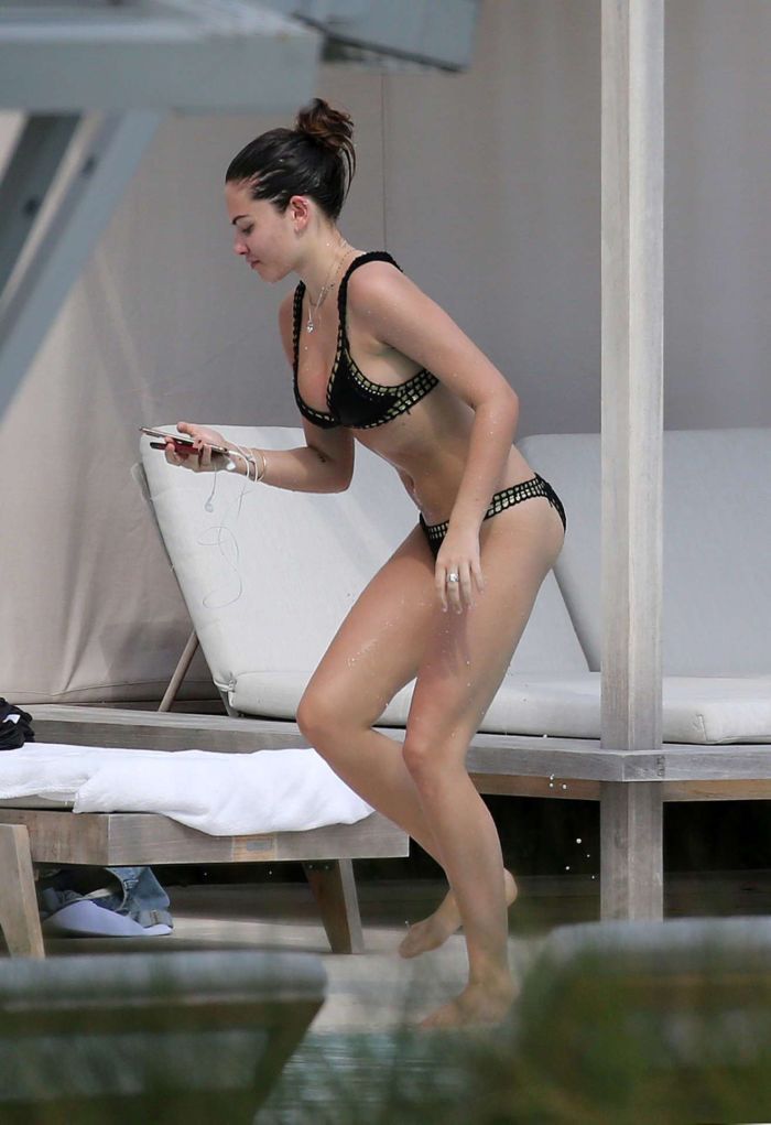 Thylane Blondeau Relaxing At The Swimming Pool In Miami