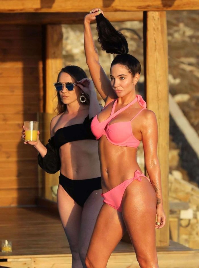 Tulisa Contostavlos In A Bikini At The Swimming Pool In Greece