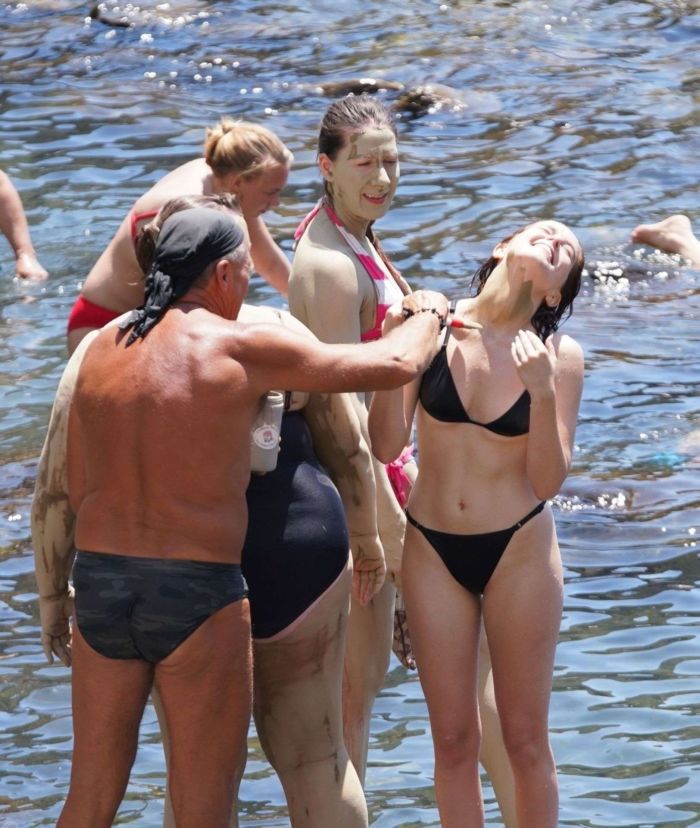 Zoey Deutch With Friends In A Black Bikini In Ischia, Italy