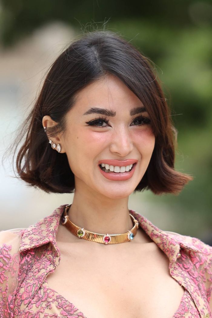 Gorgeous Heart Evangelista Smiling At Elie Saab Spring Summer Show 2023